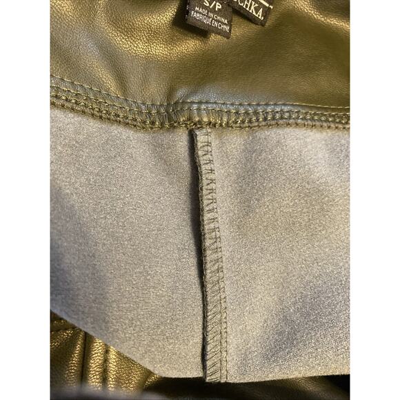 Studio | Badgley Mischka |Olive Green Polyurethane Pull On Stretch Pants - Small - Picture 12 of 12